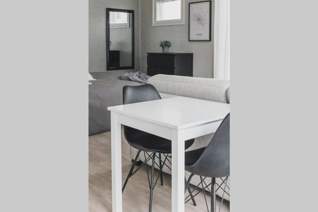 Beautiful New Studio Apartment Nearby The Center 투르쿠 외부 사진